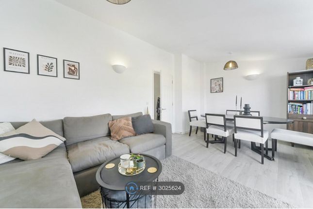 Flat, Nelson Grove Road, London photo 2