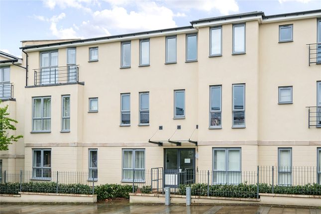 Flat for sale in Springhead Parkway, Northfleet, Kent