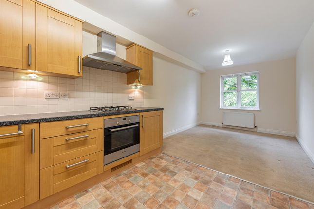 8 Carpenters Court, Vincent Drive, Andover photo 4