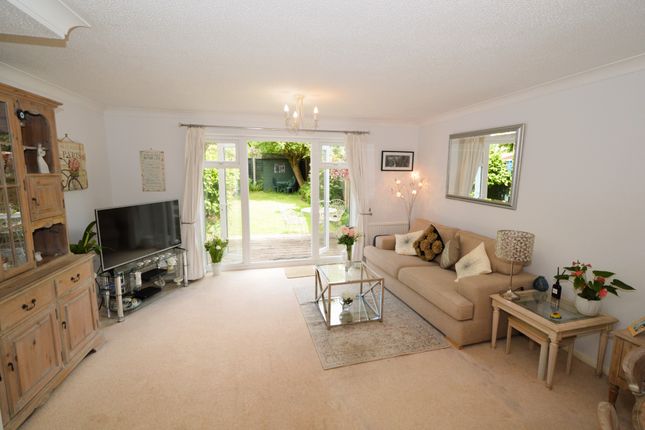 19 Kemp Court, Bagshot photo 4