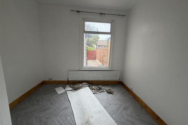 87B, Maswell Park Crescent, Hounslow photo 2
