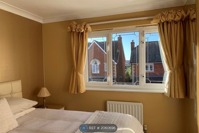 Room to rent in Hull Close, Cheshunt, Waltham Cross