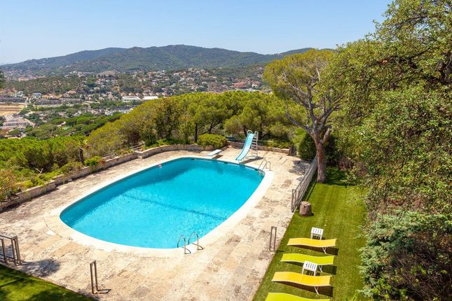 Villa for sale in Cabrils, Costa Brava, Catalonia