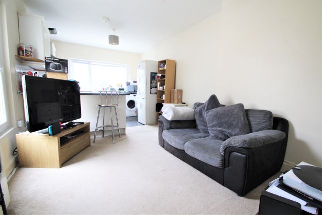Thumbnail Flat to rent in Ashford Road, Mutley, Plymouth