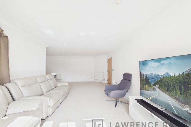 Flat 29, 40 Eastcote Road, Pinner photo 2