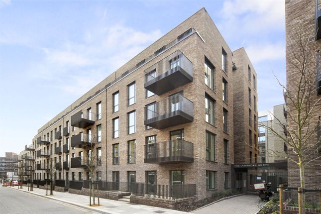 Flat for sale in West Row, London