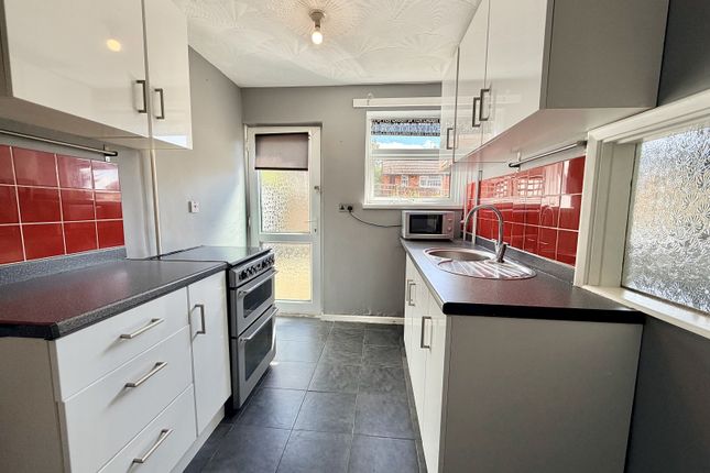 24, Garnett Crescent, Leicester photo 2