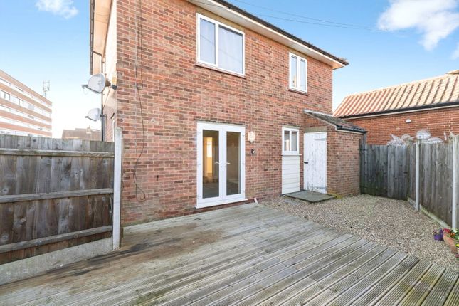 2-bed flat on Flat 1 The Old Post Office House,, Holt Road, Norfolk, £110,000