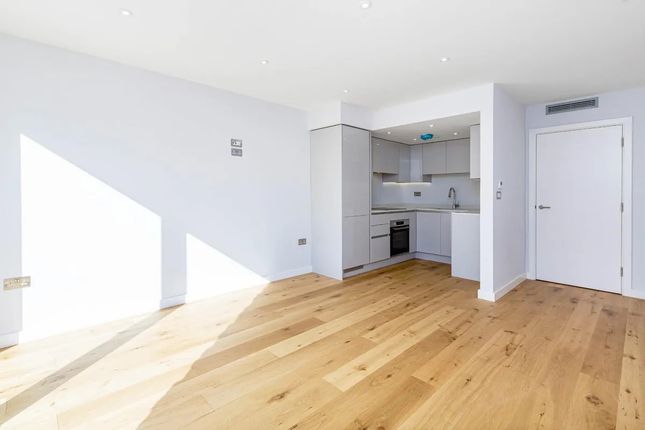 Block of flats for sale in Stepney Way, London