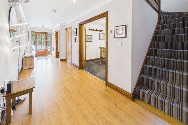 26 High Road, Hockley, Essex photo 4