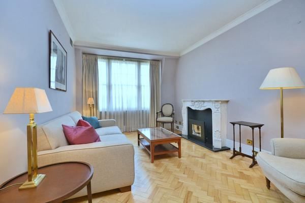 Thumbnail Flat to rent in Upper Grosvenor Street, London