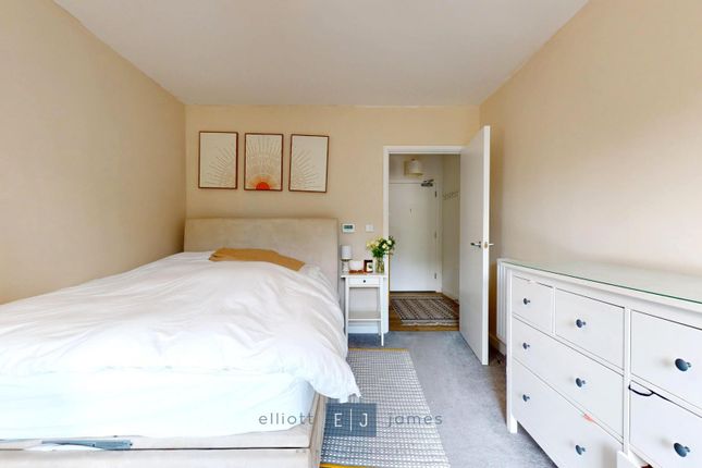 4, Academy Way, Loughton photo 4