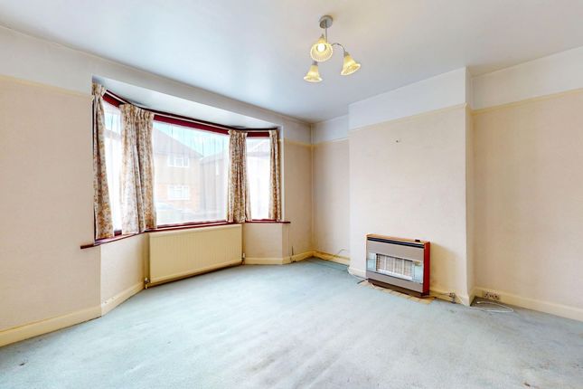 46, Adrian Road, Abbots Langley photo 2
