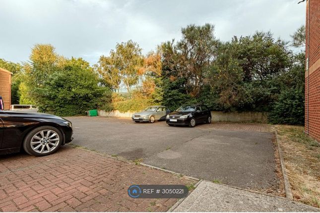 Jack Clow Road, London photo 2