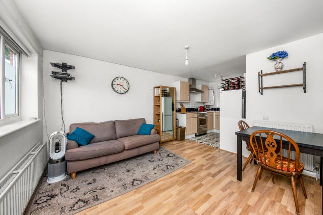 Flat for sale in Cropley Street, Hoxton