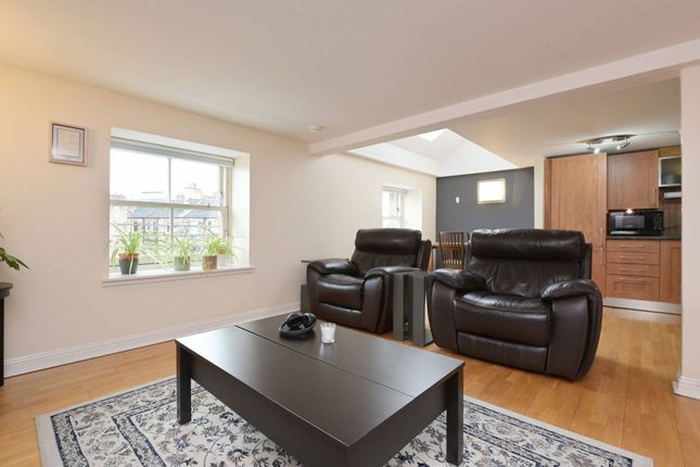 14/13 Hermand Crescent, Slateford, Edinburgh, EH11 1LP photo 2