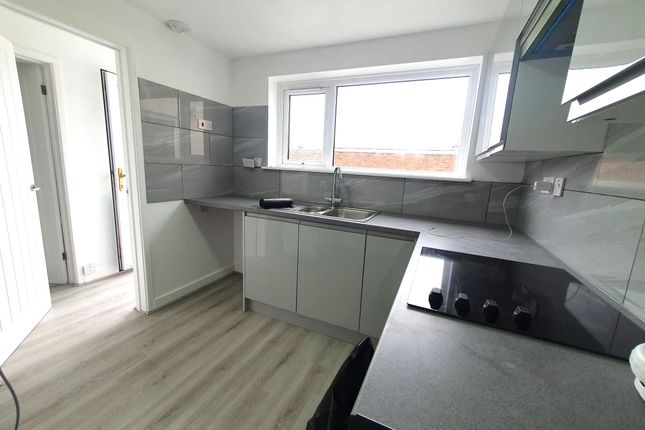 Flat B, 83, St John Street, Somerset photo 2