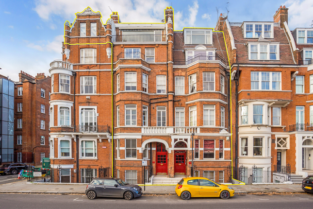 Thumbnail Semi-detached house for sale in Cheyne Place, London