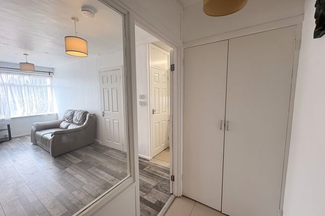 37, Bowness Close, Coventry photo 4