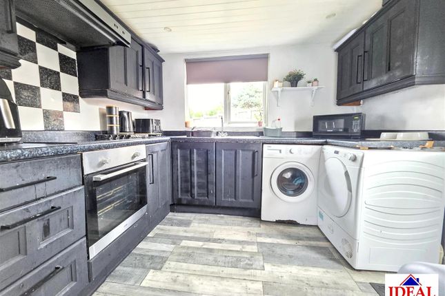 2, Willow Road, Campsall, Doncaster photo 2