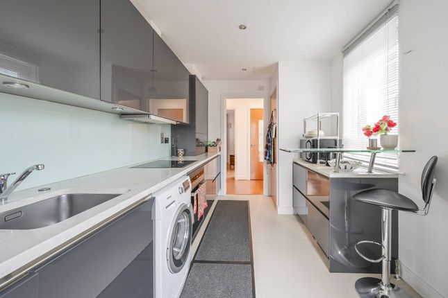 Flat to rent in New Atlas Wharf, Isle Of Dogs, London