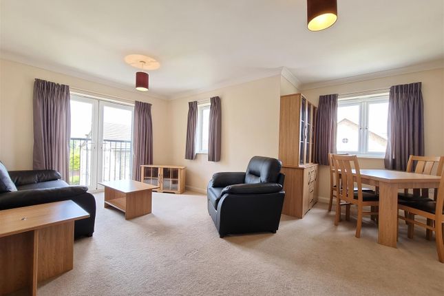 Flat to rent in Abbeyfields, Peterborough
