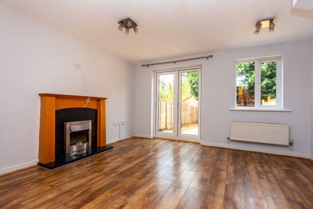 8, Hollowell Close, Rushden photo 4