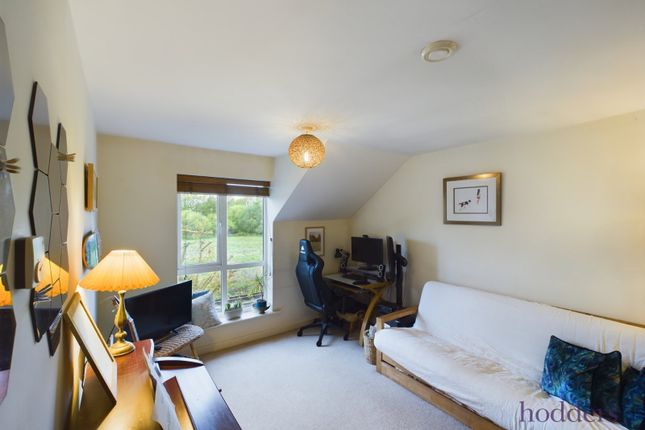 Thumbnail Flat for sale in Harrow Close, Addlestone, Surrey