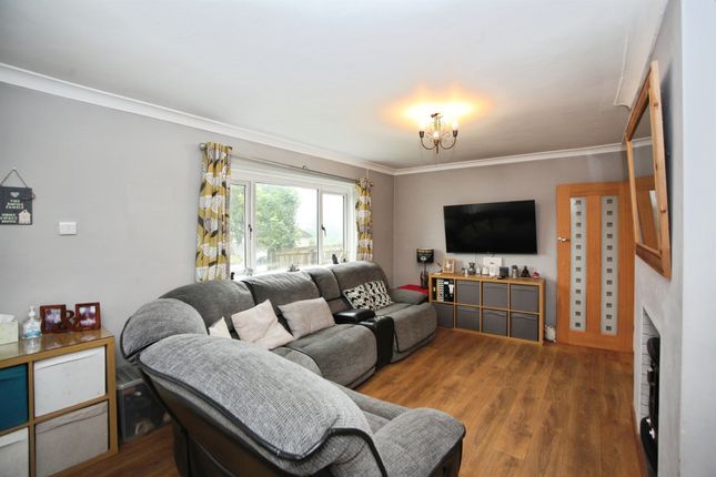 4, Ael Y Bryn, Pontypridd photo 3
