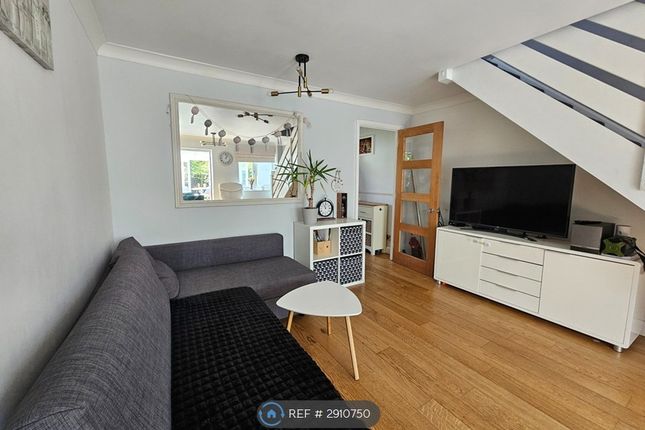 St Clements Close, Lower Earley, Reading photo 3