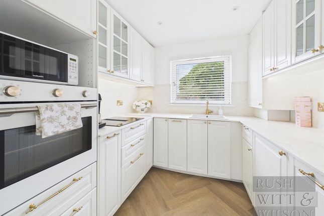 11, Hawthorn Avenue, Bexhill-On-Sea photo 2