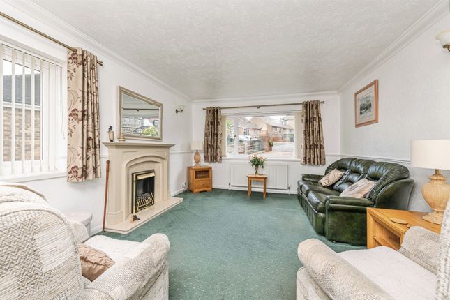 21, Woodlands Drive, Huddersfield photo 4