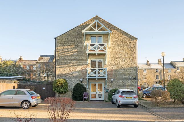 Flat for sale in Tower Street, Cirencester, Gloucestershire