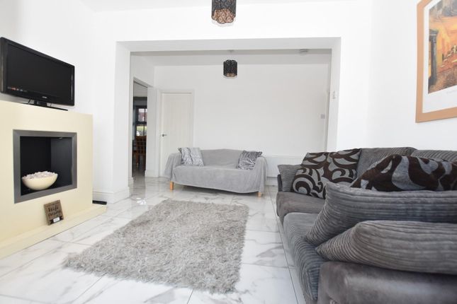 Rosies Retreat, 11A, Newbridge Lane, Chesterfield photo 4