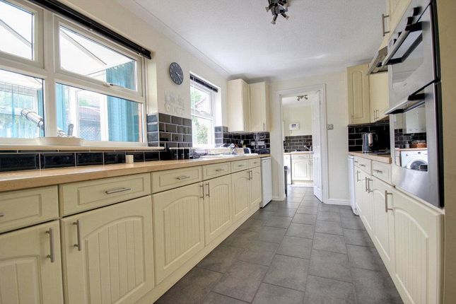8, Inglefield Close, Beverley photo 4