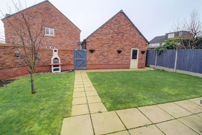 Detached house for sale in Ryton Gardens, Bulkington, Bedworth