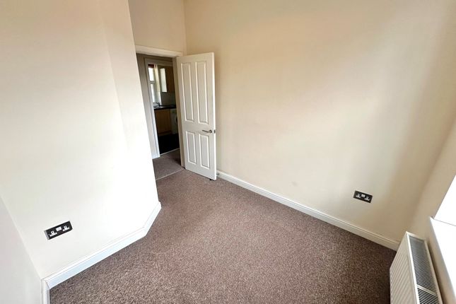 Flat to rent in Babbacombe Road, Torquay