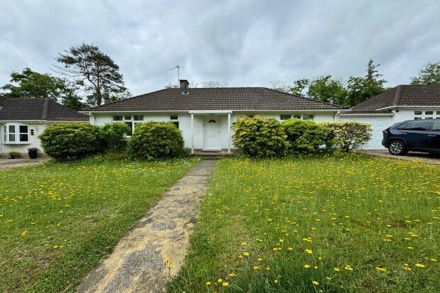 Bungalow to rent in Moorhill Gardens, Southampton