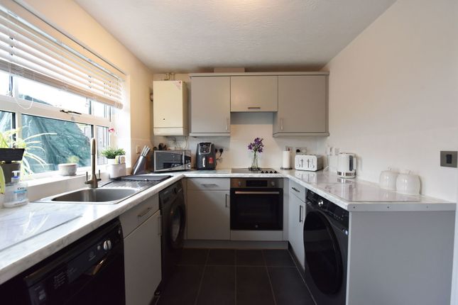 23, Hawkeswell Drive, Kingswinford photo 4