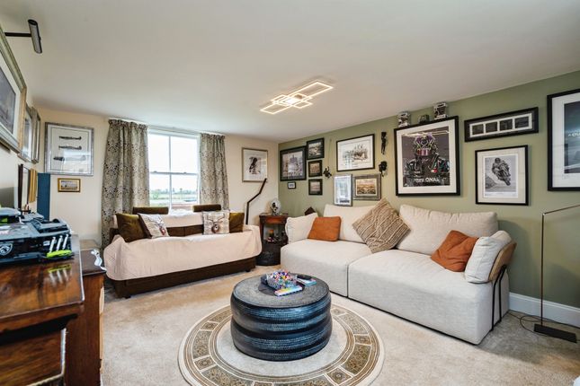 28, Hillcrest Court, Diss photo 3