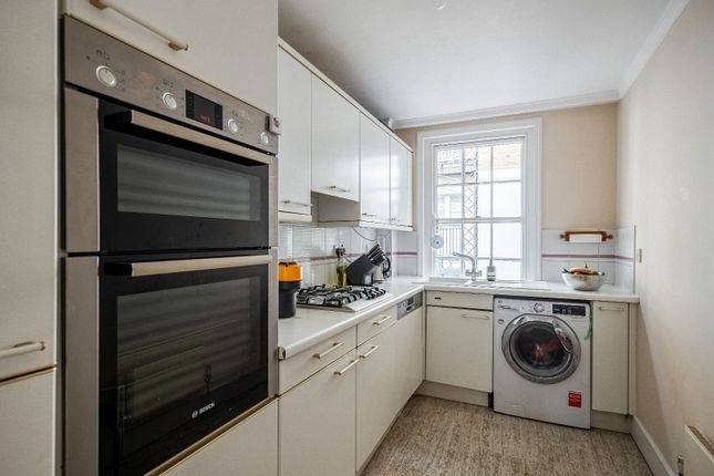 30, Cornwall Terrace Mews, London photo 4