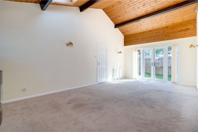 7, Kings Meadow Drive, West Yorkshire photo 3