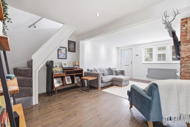 5 Lambourne Square, Romford photo 4