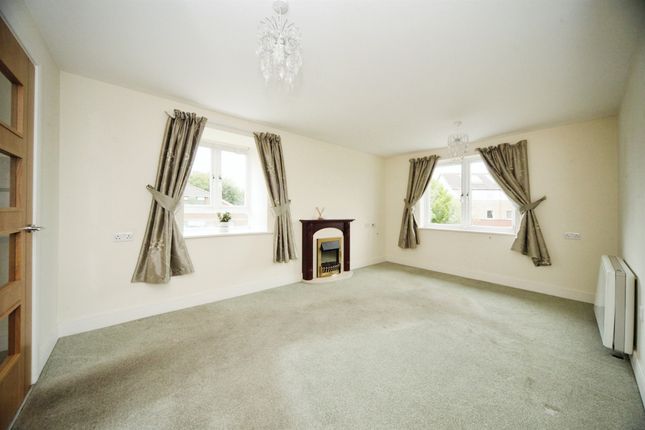 Property for sale in Lucas Gardens, Luton