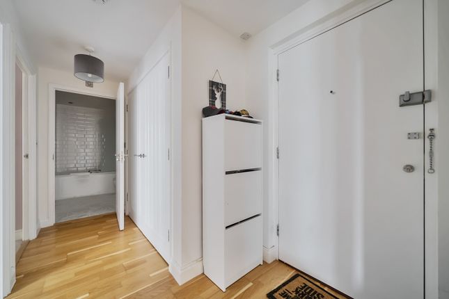 Flat 3, The Grove,, Headley Road, Hindhead photo 4
