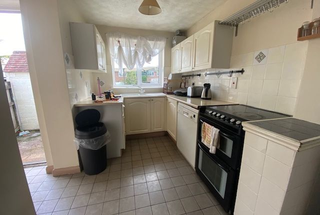88, Fourth Avenue, Luton photo 4