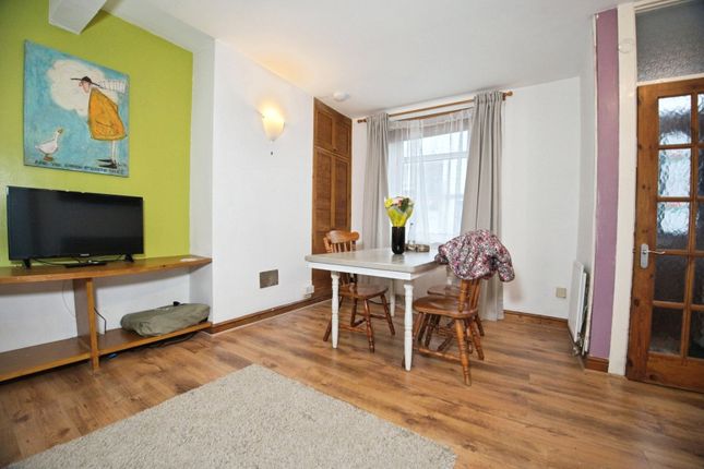 13, Howard Street, Cardiff photo 5