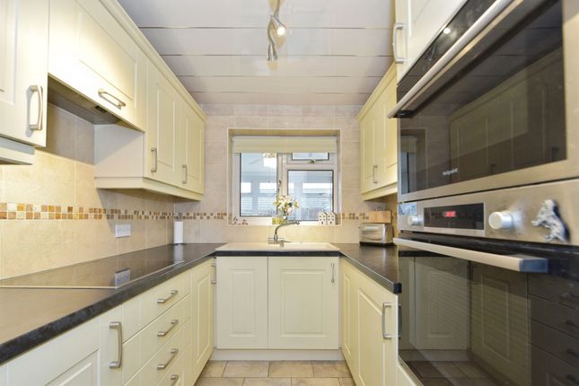 22, Fernleigh Drive, Rotherham photo 3