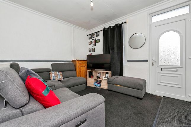70, Elm Road, Grays photo 2
