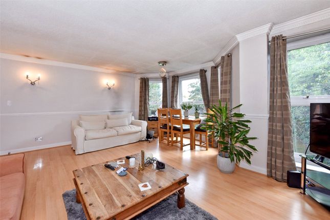 7 Brinkworth Place,, Burfield Road, Windsor photo 4